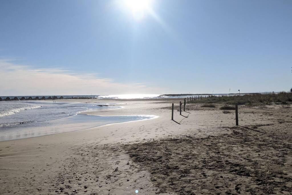 Nice Beachside 2-Bd Apt Near Barcelona Cunit Exterior foto